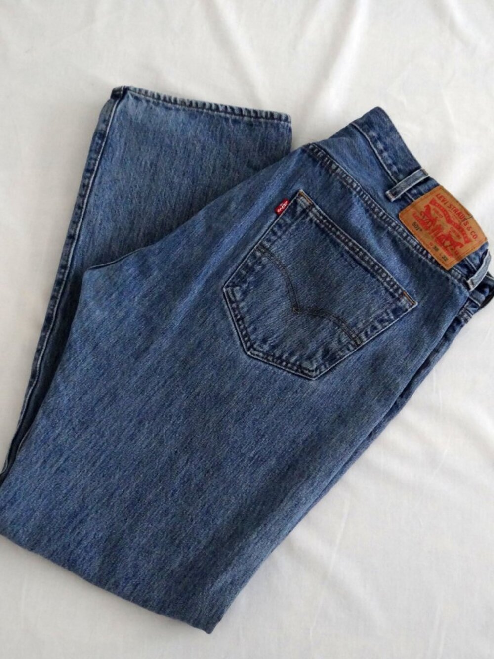 Levi's 501 Men's 38x32 Straight Leg Button Fly Blue Jeans Cotton Denim